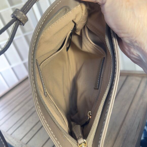 Gill Leather Crossbody Handbag - Picture 9 of 15